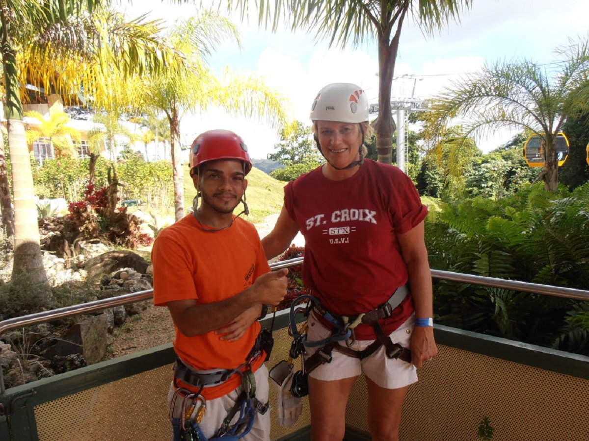 After successful surgery to repair a broken ankle, Lizabeth was able to go zip lining in #PuertoRico and has a newfound appreciation for walking! ow.ly/TSY830ivlwZ