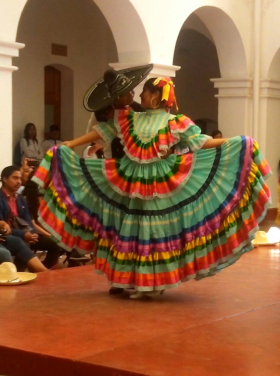 utvco's tweet photo. Estudiantes de la #UTVCO ya se encuentran participando en la disciplina de danza folklorica en @CCO_GobOax
#ERDyC2018
#Oaxaca https://t.co/KWrCSeswfC
