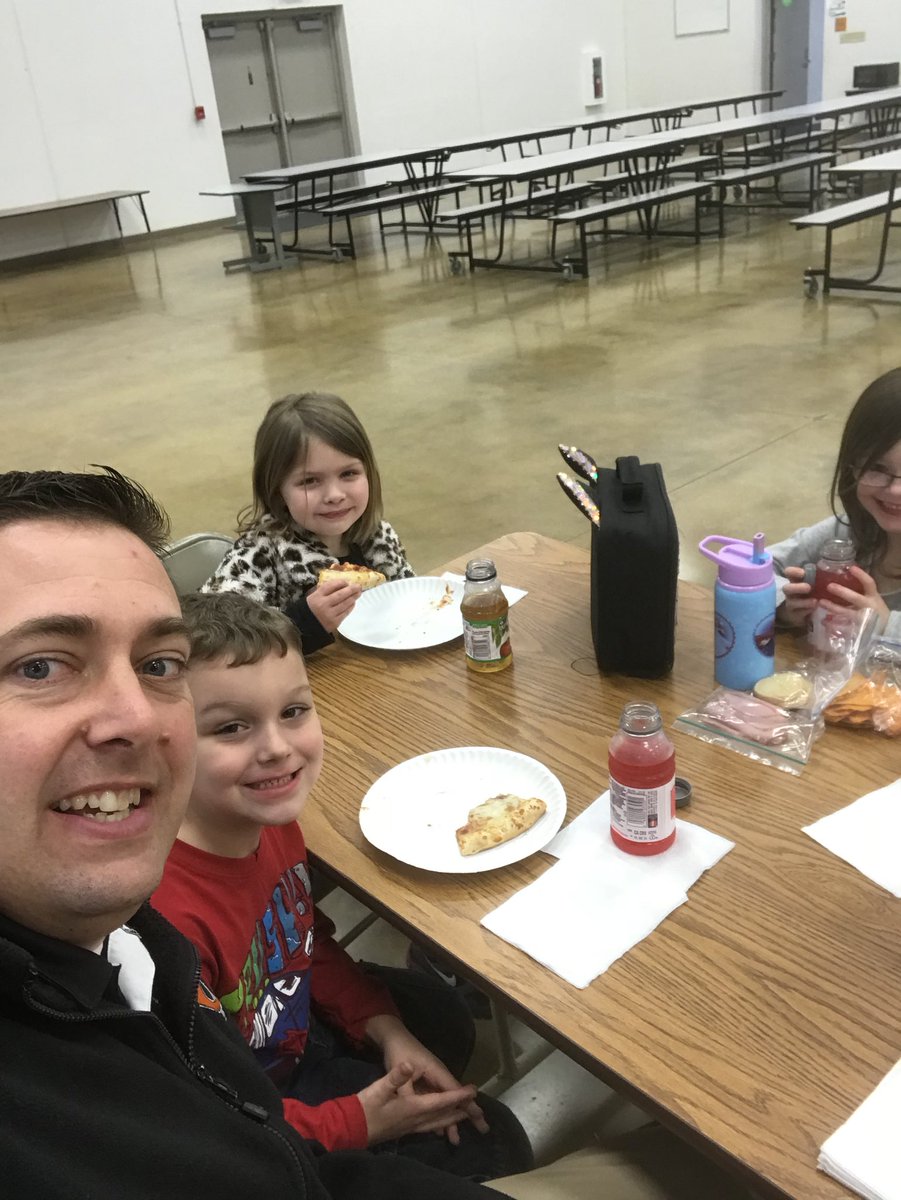 mrkeller573's tweet photo. Student of the month celebration for January and February. Awesome lunch dates! https://t.co/PUqmPBInZC