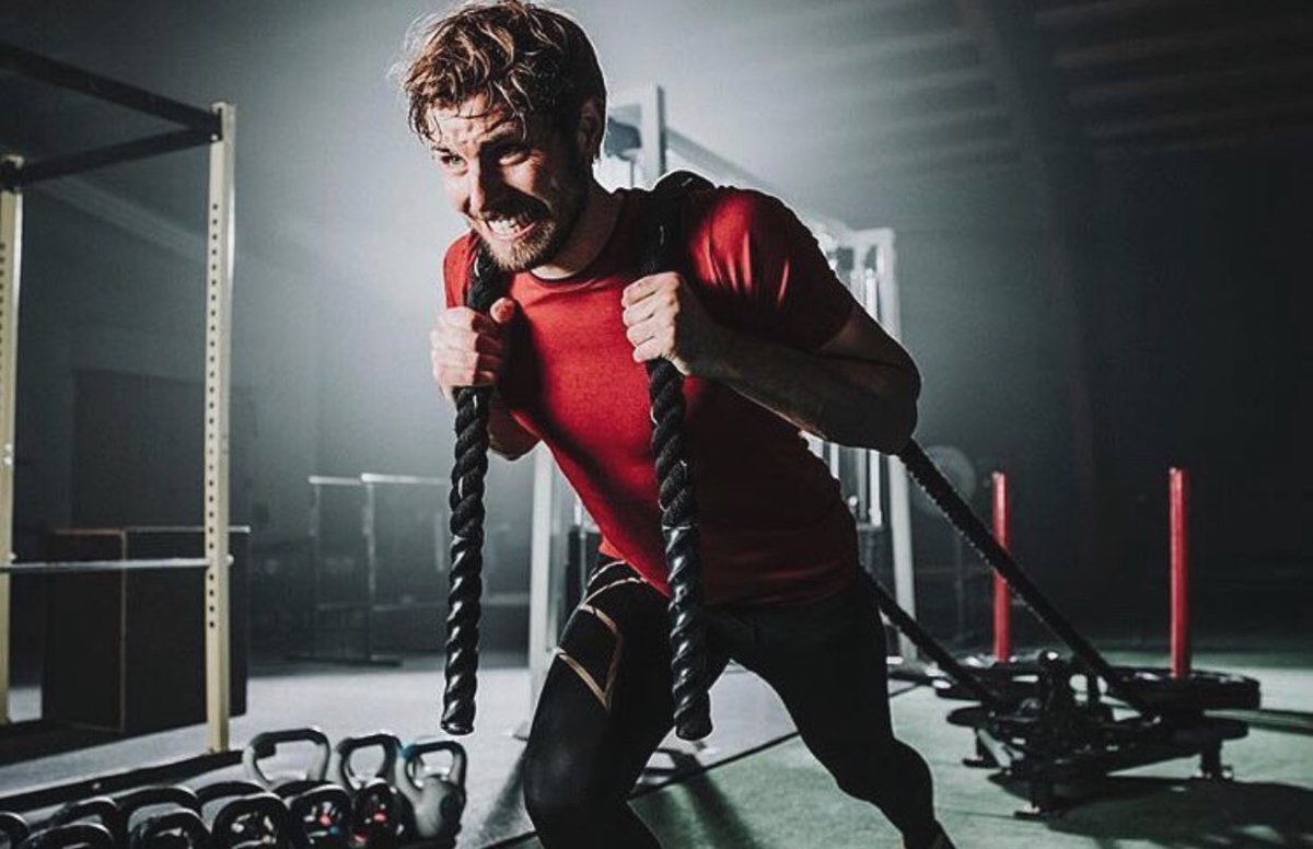 Don’t worry about failure. Worry about the chances you miss when you don’t try. #2xu #2xucanada #2xucompression #training #performance #recovery #dontgiveup