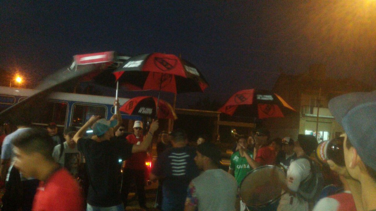 IndDeAbasto's tweet photo. Dale rojooo pongan huevoos que ganamos 🎵🎺 https://t.co/pZlLQ34KDW