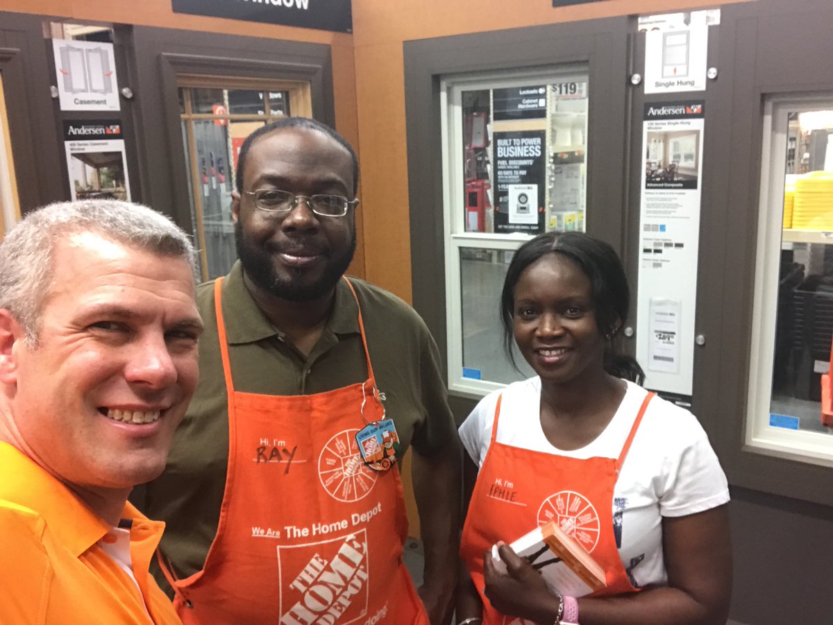 THDTomATL's tweet photo. Working with @albertbaugh HSPS team at Home Depot 6986. PK on Windows #hdesouth https://t.co/Q4rMJ277W2