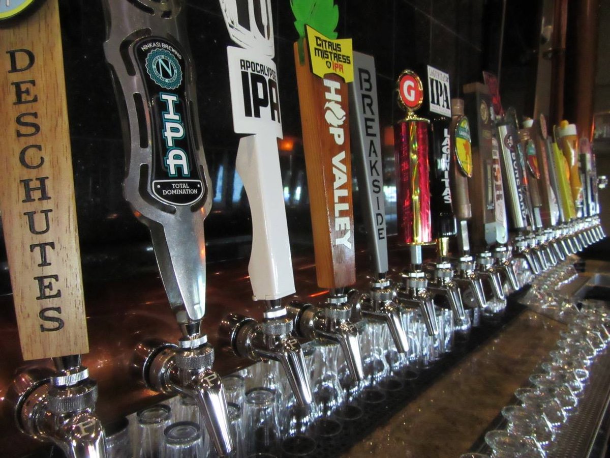 What's on tap for your weekend? We can think of a few great ideas... 52 of them! 🍻 #craftbeer #azbeer #happyhour

#weekendplans #drinklocalaz #friday #weekend #beerme #beerlovers #draftbeer #azfoodandbeer #azrestaurant #eastvalley #tempe #gilbert #chandler #hopsocialtavern