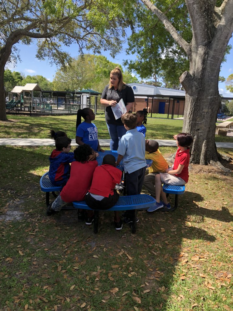A change of scenery with instruction today! ❤️❤️ @caldwelltayy @IRCSchools @DTEelementary <a href="/KristenRacine/">Kristen Racine</a>
