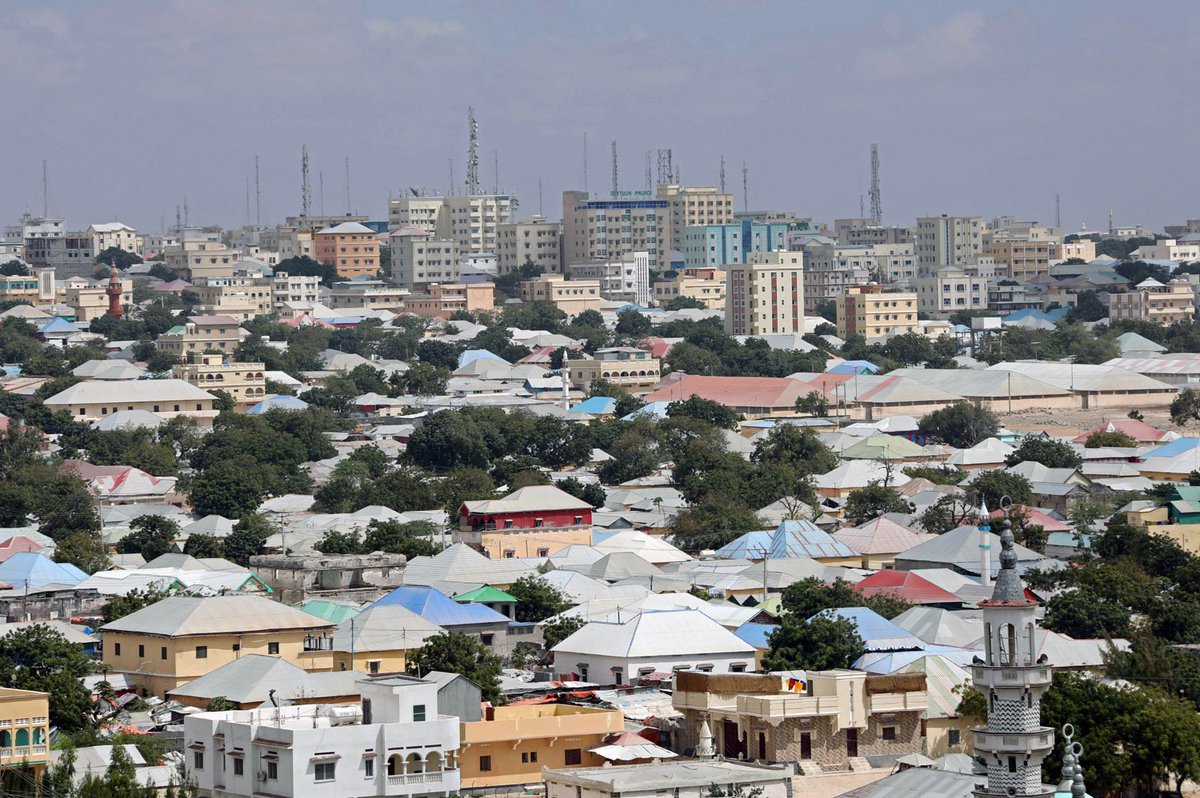 AJENews's tweet photo. Double bombing rocks Somalia's Mogadishu https://t.co/IcP0ffTfmF https://t.co/eVNWjXD6DU