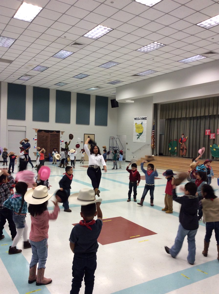 TechyOla's tweet photo. Rodeo day with Pre-K #Collinsstong @ExplorersCol!!! https://t.co/euCqe7sFsP