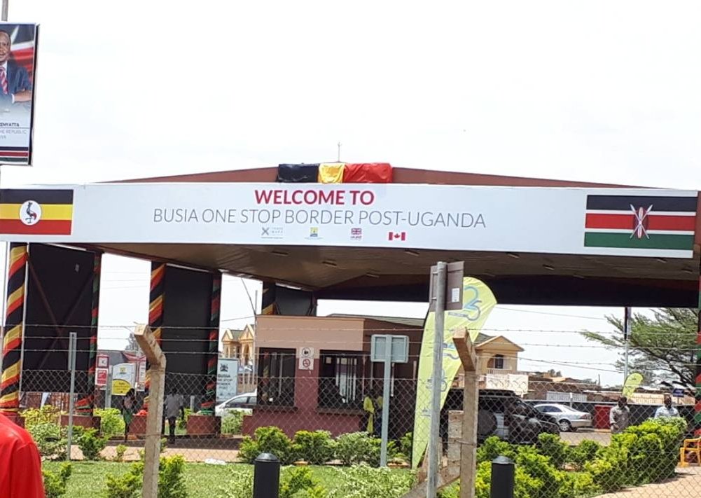 SeguyaShafiq's tweet image. @KagutaMuseveni and @UKenyatta  will 2morro launch this #Busia #OneStopBorderPost. It has reduced clearance time from 20mins to 5 mins 2 go thru both @KRACare and @URAuganda. Kudos @TradeMarkEastA 4 financing this. #VukaBorderFaster #URATradeFacilitation @FrankMatsaert @URA_CG