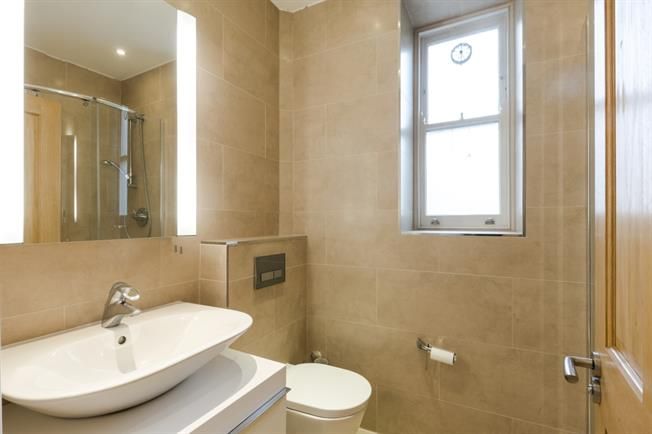 Hamptons_StJW's tweet photo. #FabulousFlats

This lovely two bedroom raised ground floor flat is set within a portered red brick mansion block. The property benefits from a separate eat in modern kitchen with a space for a dining table and chairs #MaidaVale

https://t.co/U8hK6lAVyR https://t.co/g1hnX7OBds