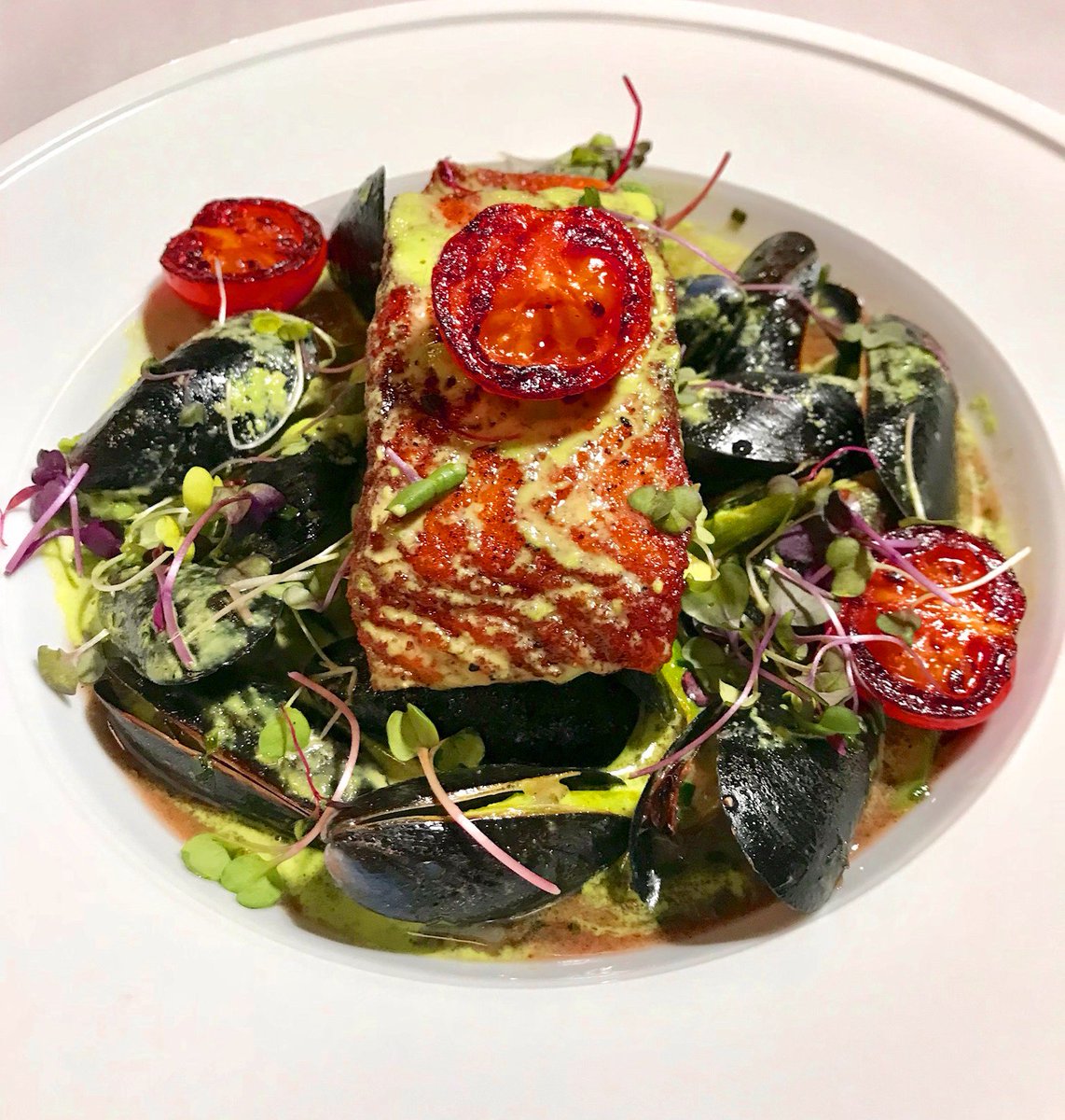 Webster's Bistro tweet media