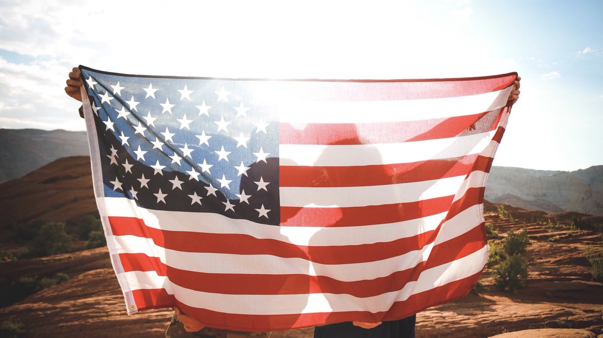 justine_wc's tweet image. Today marks 2 years of living in separate states/countries, but I wouldn’t trade it for the world. ❤️🇺🇸