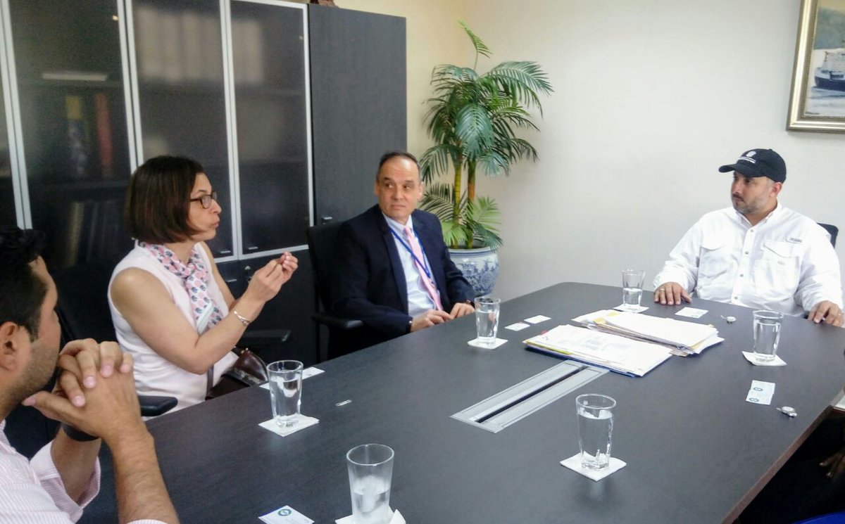 AMP_Panama's tweet photo. El Ministro para Asuntos Marítimos @JORGE_BARAKAT recibe la visita del Director del @IOPCFunds José Maura y de la Jefa del Dpto. de Reclamaciones, Liliana Monsalve #FIDAC 1/2 https://t.co/cTOqjBMrvF