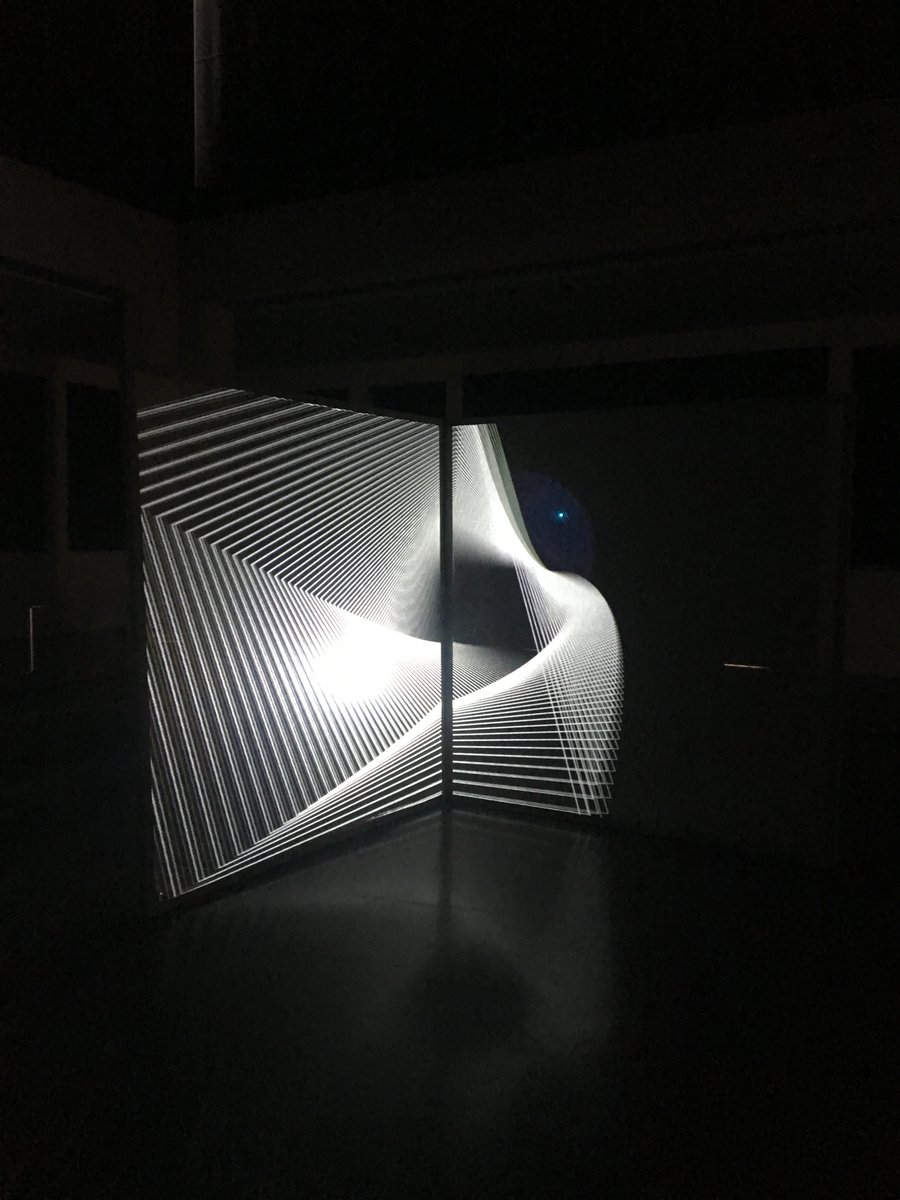HeadMediaDesign's tweet photo. We are finishing the week with students presenting their work from Studio Z1’s workshop - Generative Design for Live Performances. #headmediadesign https://t.co/YSbrtHKkoE