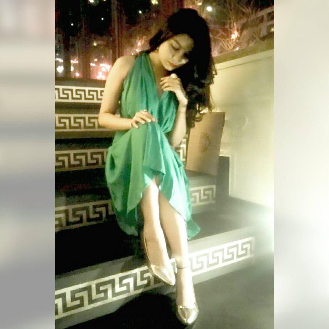 vrsharathore21's tweet photo. Click my pictures, I feel beautiful tonight...!!💋 .
.
.
. #Birthdaygirl👸 #Birthday2018 #21stfebruary #daybeforeyesterday #lateupload✌ #lotsoffood_and_fun #blessed #misspopular2017 #Gratitude🙏 #thankyougodforeverything🤗😘☺ https://t.co/MxK1JfxK7D