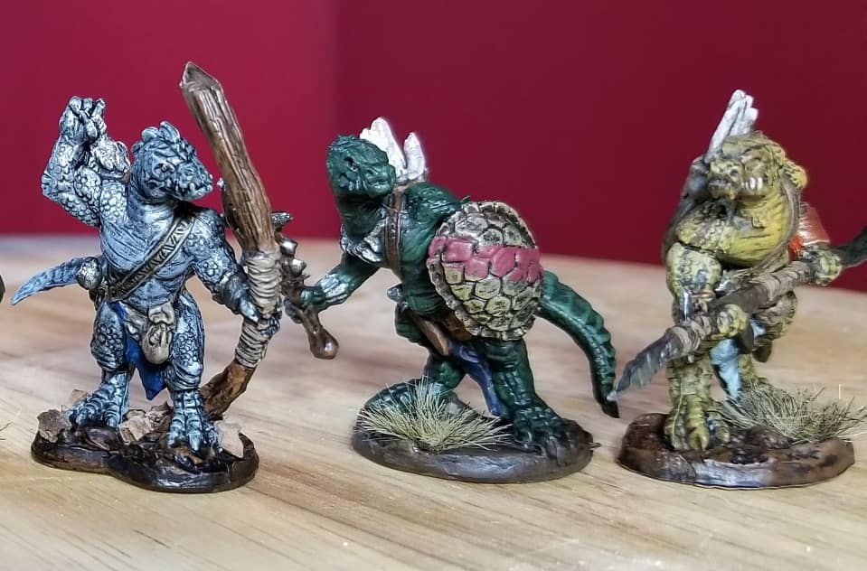 dreadpiraterose's tweet photo. Finally finished my #dnd lizard army! These guys came from the Reaper #Bones3 Kickstarter. My goal was to get them painted quickly but still look nice on the table. I spent just over an hour on each one, on average. So stoked with how they look as a set! #HappyLittleMinis https://t.co/IpBkfFmEjg