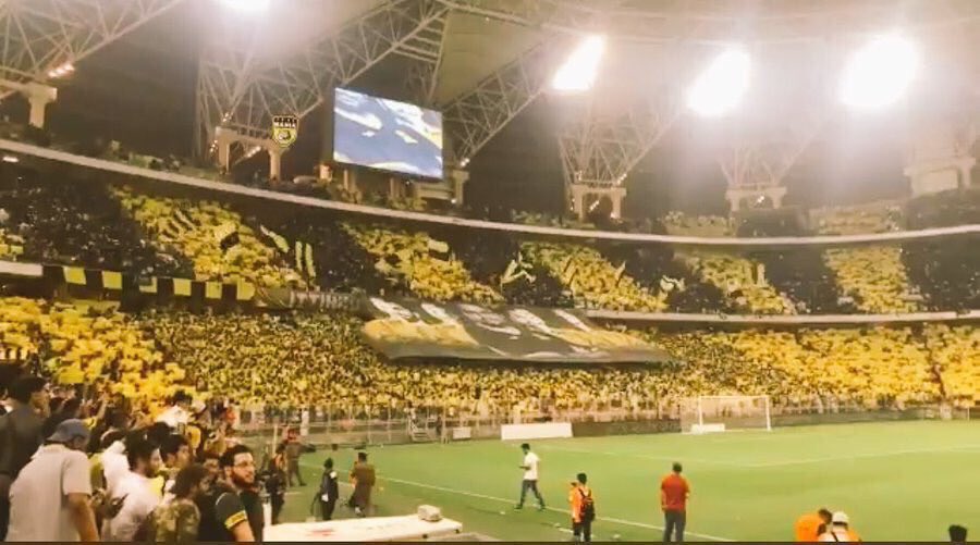 mohammedawaad's tweet photo. حرام والله هيك جمهور ما يكون خبر بكرا في كل الصحف الأوروبية ، أجمل جماهير  أسيا .. الكرة السعودية عالم متكامل فعلا . https://t.co/ioS2YQO3Yt