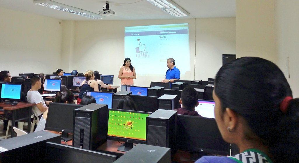 Junto a los estudiantes de Facso de la <a href="/UdeGuayaquil/">Universidad de Guayaquil</a> compartimos experiencias sobre manejo de redes sociales para la difusión de mecanismos de participación y control social
