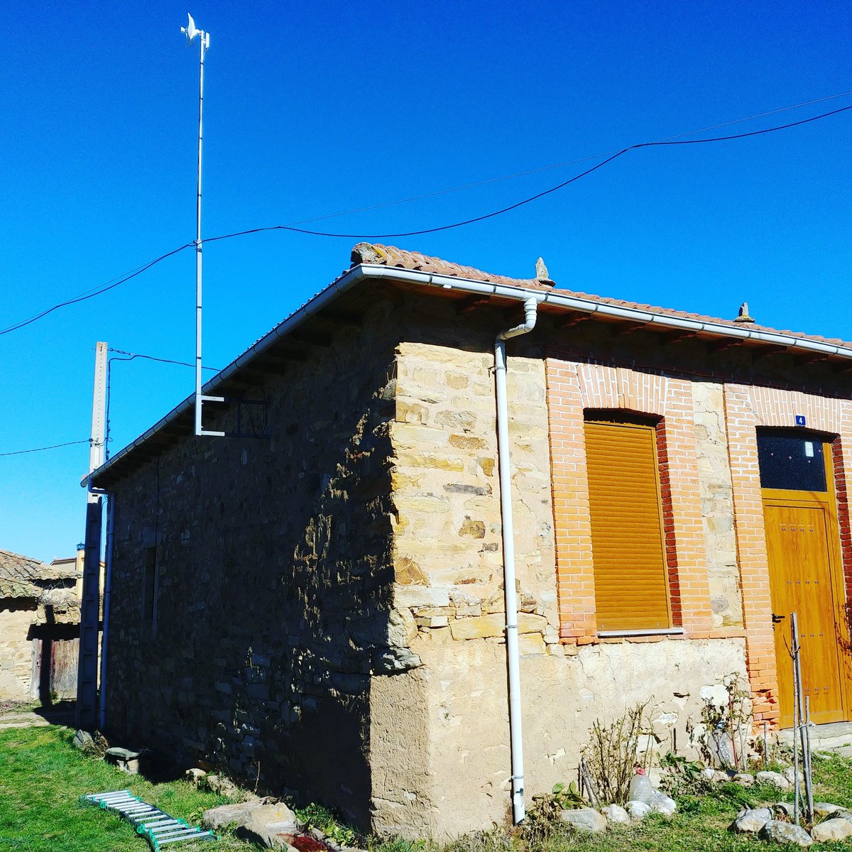 Iber_NET's tweet photo. Instalación de un punto #wifi en Murias de Pedredo #wifigratis #Astorga #Leon #Ibernet #wifree #atope https://t.co/yw8s4uk9I0
