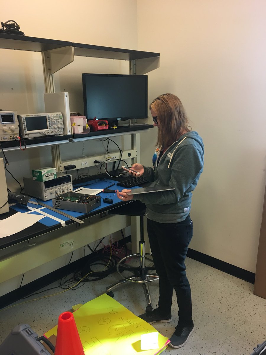 AstrogatorWest's tweet image. @leenuh_hlfernan becoming acquainted with the new DAQ for the field test in T-1 week. #engineeringwin