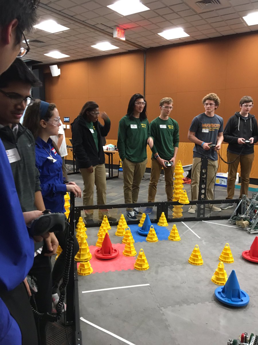 MsKLWard's tweet photo. Our VEX robotics team may be small but they are mighty!!! Currently in 5th! @IndyAOE67 https://t.co/QLsstUSXKP
