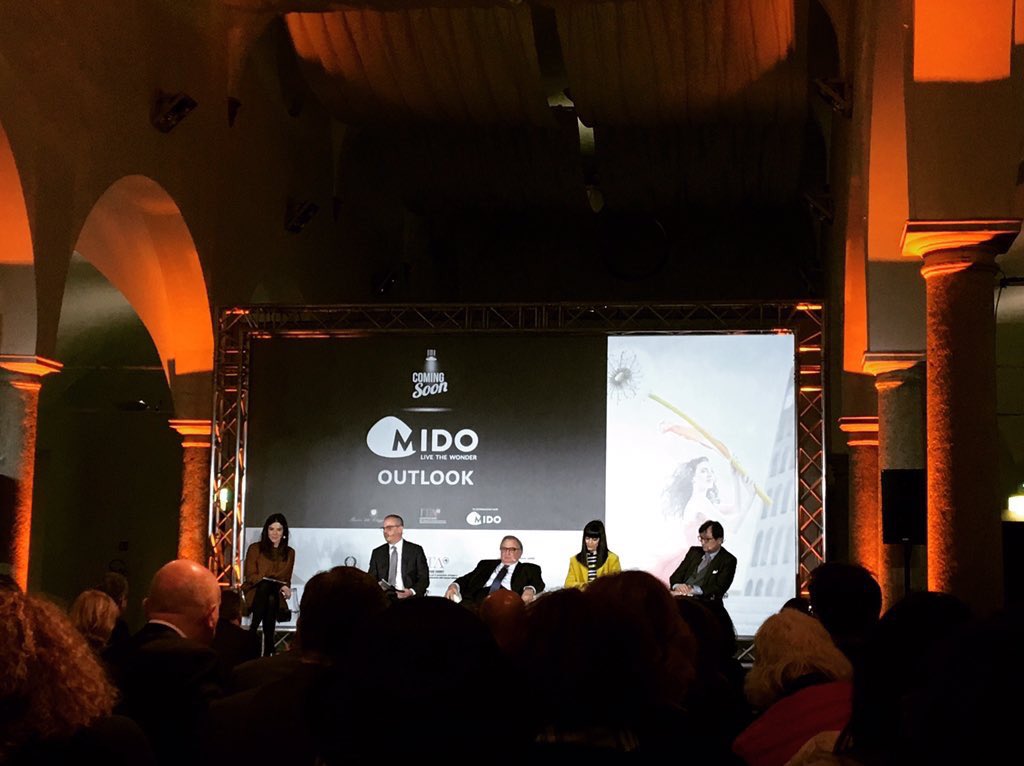 FapiEyeworld's tweet photo. A #Milano la conferenza #stampa di presentazione di @MIDOExhibition #2018 @menrad_it @FapiGroup https://t.co/JtAe66SlVb