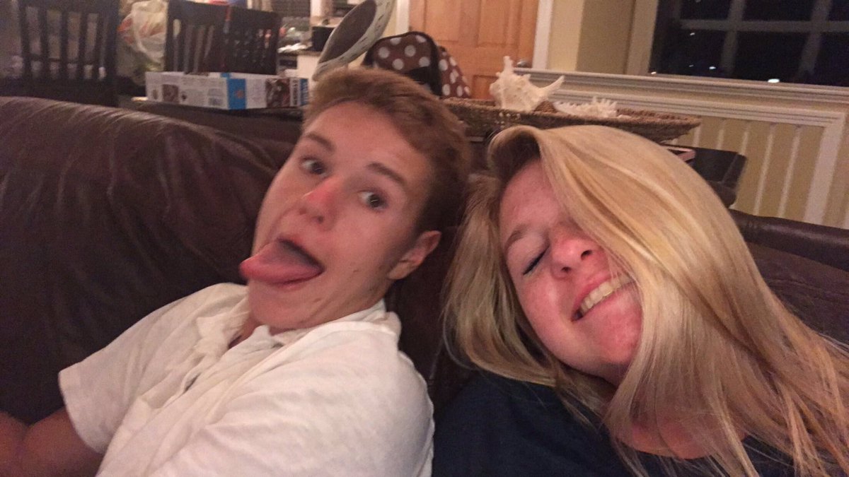 _calchaffinch's tweet photo. happy birthday homie 🎉counting down the days till the beach!! miss you bunches!!! https://t.co/RxeiAMESCf