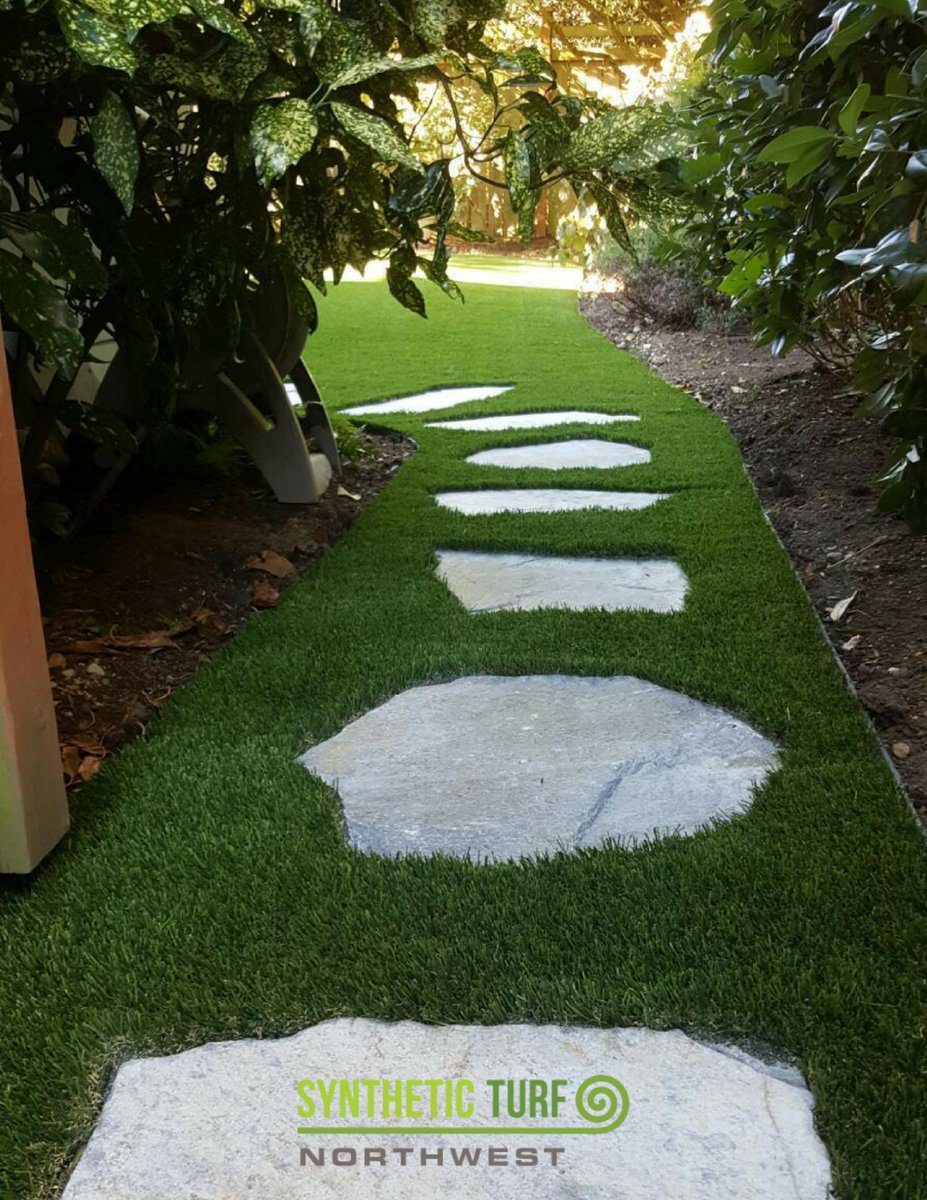 A great way to enhance your #landscape is with rough edge pavers cut in your turf. .
.
#syntheticturf #artificialgreen #pavers #followthepavers #stnw #turflife #seattle #pugetsound #monroewa #pnw #construction #backyard #summeriscoming #playoutside #stnw #turflife