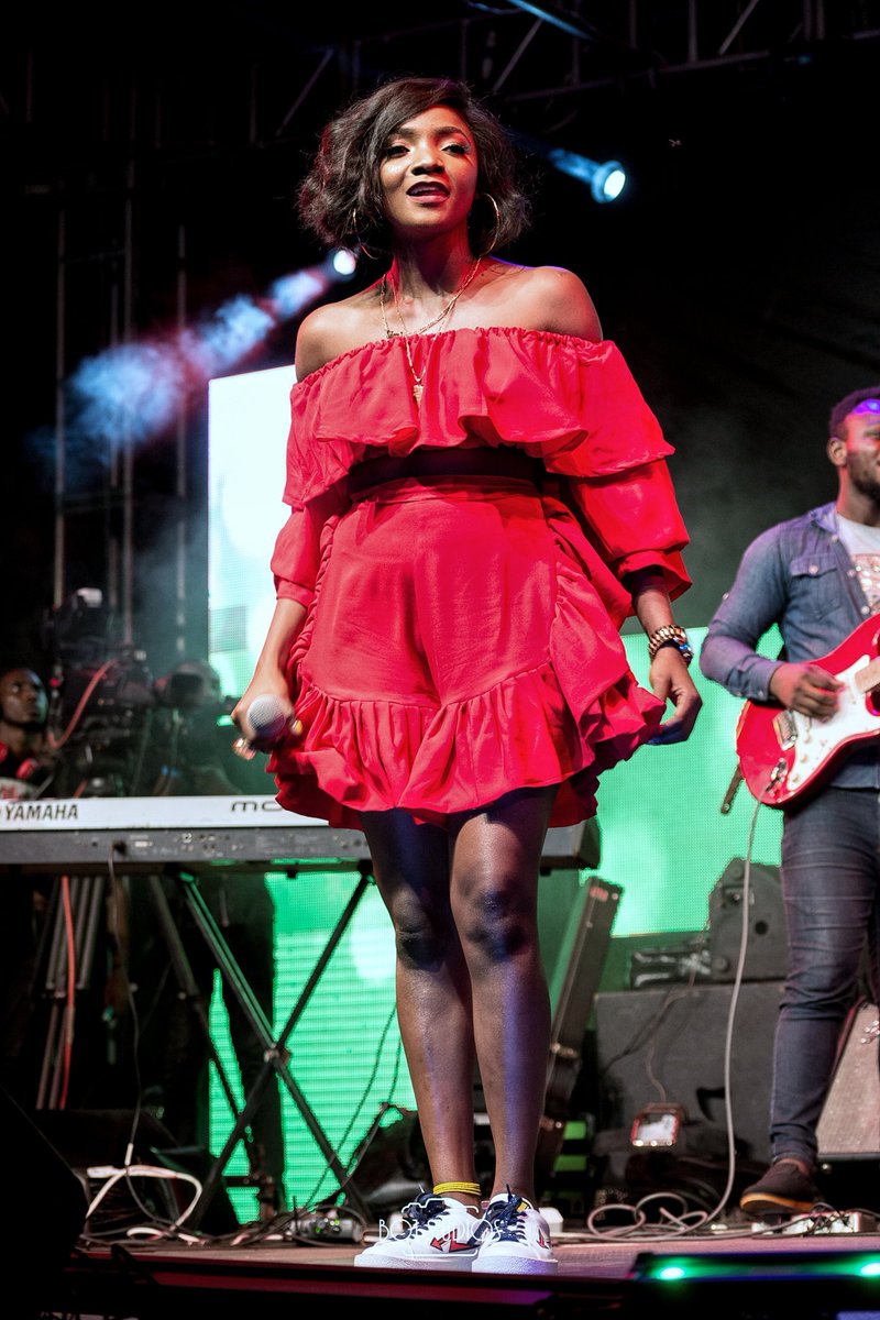 BojStudios's tweet photo. @SympLySimi's set was simply amazing @_100percentlive

#SimiArmy #100PercentLive #BOJStudios https://t.co/KVHYH3iyXF