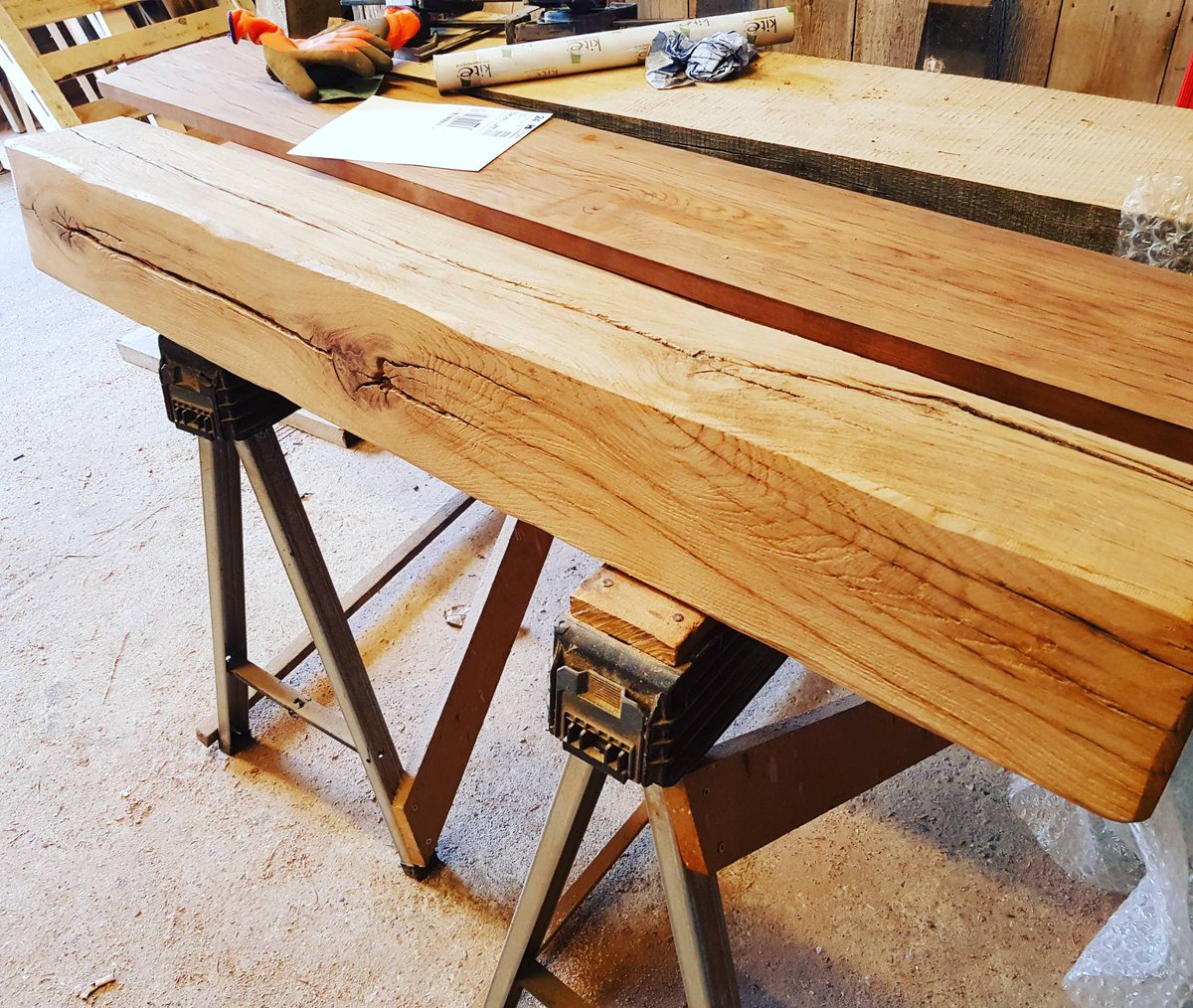 OakfieldBeams's tweet photo. #agedoak beams available https://t.co/E8GB4MG6ZP https://t.co/AZ0wUSGwqG