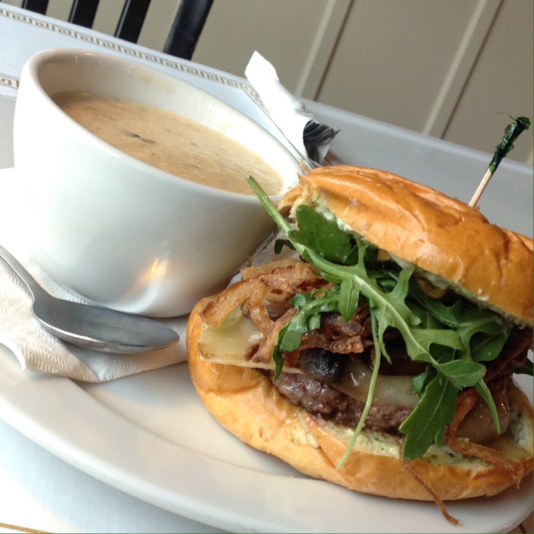 SpringStCafe1's tweet image. Our specials are perfect for the mushroom lovers out there. Mushroom Swiss burger with some mushroom brie soup? Yes please!!! #zelienople #pittsburgh #burger #mushroom #homemade