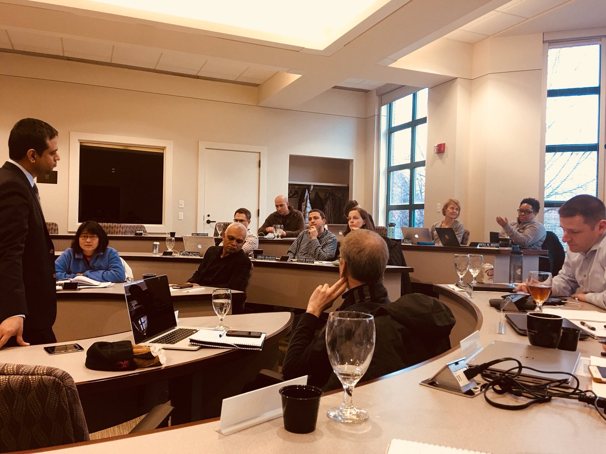 MStrategy216's tweet photo. It was great listening to the Executive Director, Strategy Office @ClevelandClinic in @peck_simon class with @caseweatherhead EMBA students https://t.co/pxwVpBEyuk