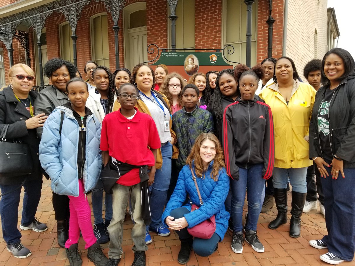 sajen27's tweet photo. Awesome mentoring trip to the Maggie L. Walker Historic Site!!! Our mentors and mentees had a blast learning and growing together. We wrapped up our experience with a tasty lunch at Mama J's. @Henrico_HEROES #henricoHeros #mamajs https://t.co/pD926yvKVa
