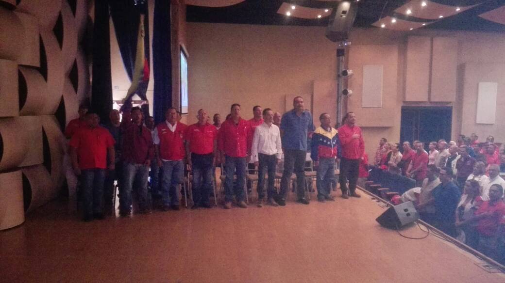 Desde el estado #Lara cuente usted hermano Presidente <a href="/NicolasMaduro/">Nicolás Maduro</a> con el gremio transporte que hoy hacemos la juramentación del equipo político del sector #Transporte en la región larense #23Feb