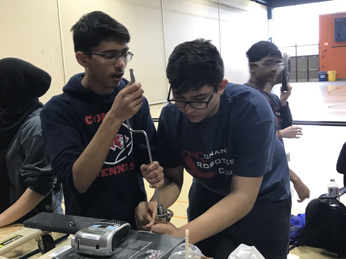 adelSTEM's tweet photo. Broken bot? We’re on it. #ConantRobotics #RobotRumble https://t.co/GU6Zf0kbg1