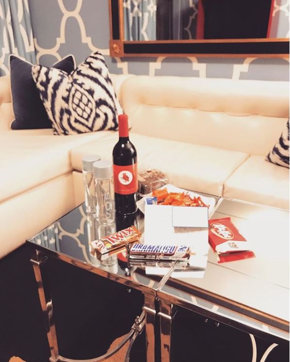 Kimpton's tweet photo. What does your #RaidTheBar choice say about your personality? Find out from our team of expert (not really) psychologists (also not really): https://t.co/pj8tFBLPYO https://t.co/mzBgT1Ak2X