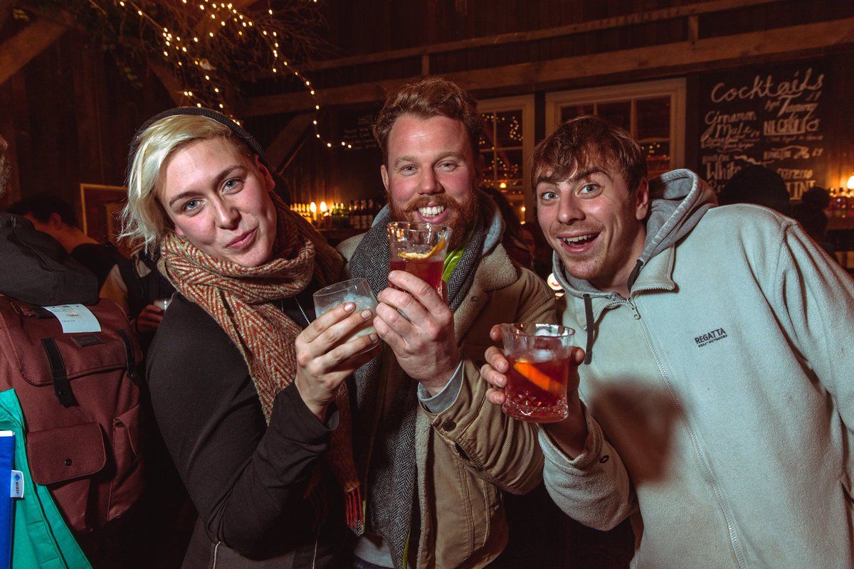 HALLO! What's that? Rugbee on a Friday!!??

GRUBBER!! Let's be having it 😜 😜 

8pm France vs Italy 

Big Screen in my ski lodge is getting warmed up...

#6nations #rugby