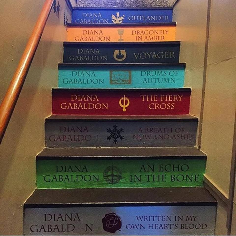 Outlanderfans's tweet photo. I need this staircase https://t.co/OJOvHwNEHO