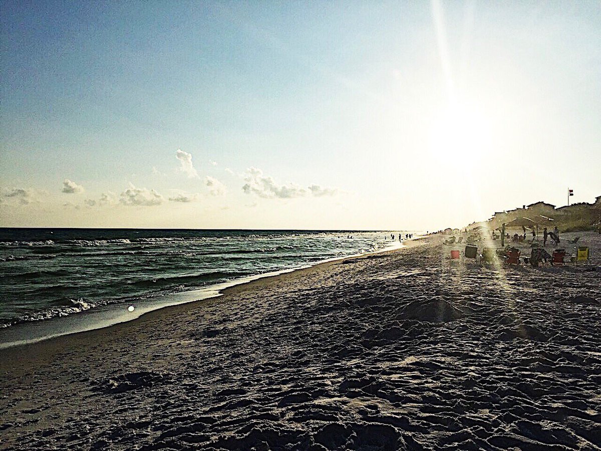 TouringTastebud's tweet photo. Happy #Friday! We are changing things up and instead of #FlashbackFriday, we have #ForwardForward because we are excited for trip to @30a! Where are you looking forward to?
#Travel #Friyay #weekend https://t.co/pdlZnGh8qC