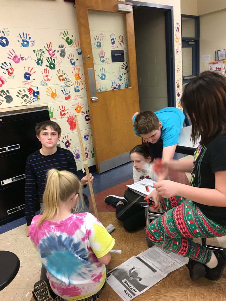 tra_fowler's tweet photo. @bmoul60 challenging her students to build a flagpole and hoist the Olympic flag with limited resources. @sesd_STEAM @SEISGoldenRams #STEM Great Teamwork! #sesdproud https://t.co/JZQZQ1WvoK