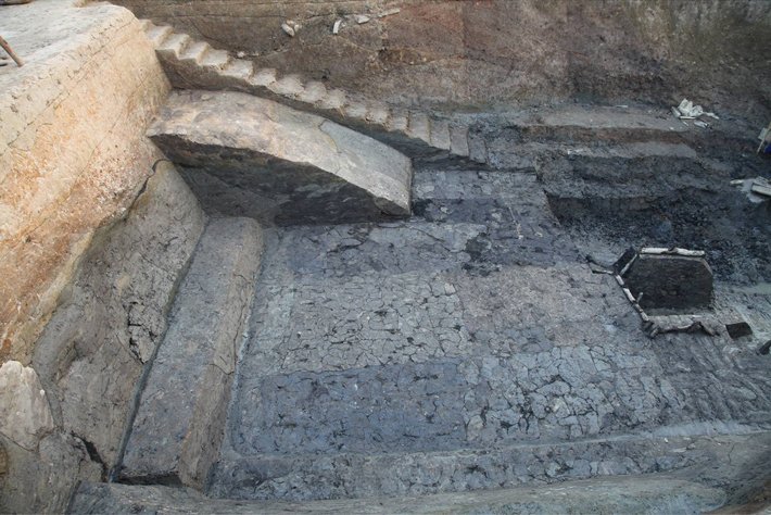 An extensive network of dams and reservoirs along with an enormous levee helped protect the ancient Chinese city of Liangzhu against flooding from annual monsoons
archaeology.org/issues/291-180…
