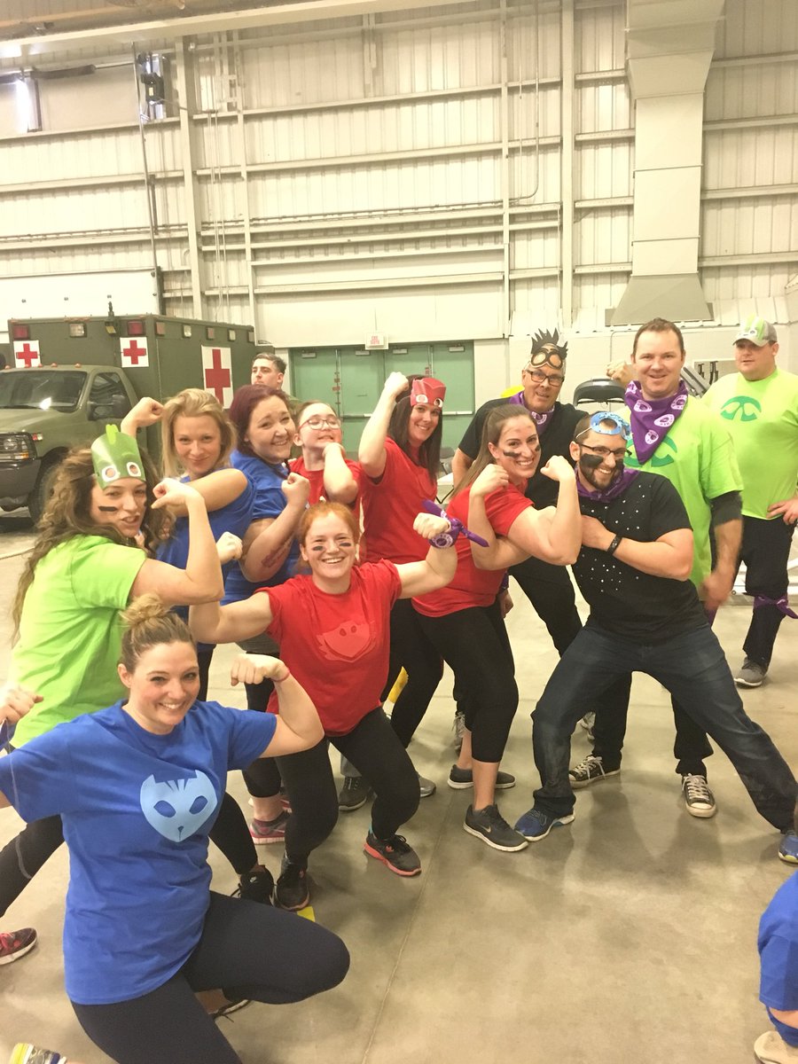 tumorators's tweet photo. Tug o war!!! #flexin #HCT2 @ChildrensWishAB https://t.co/n08HownZJA