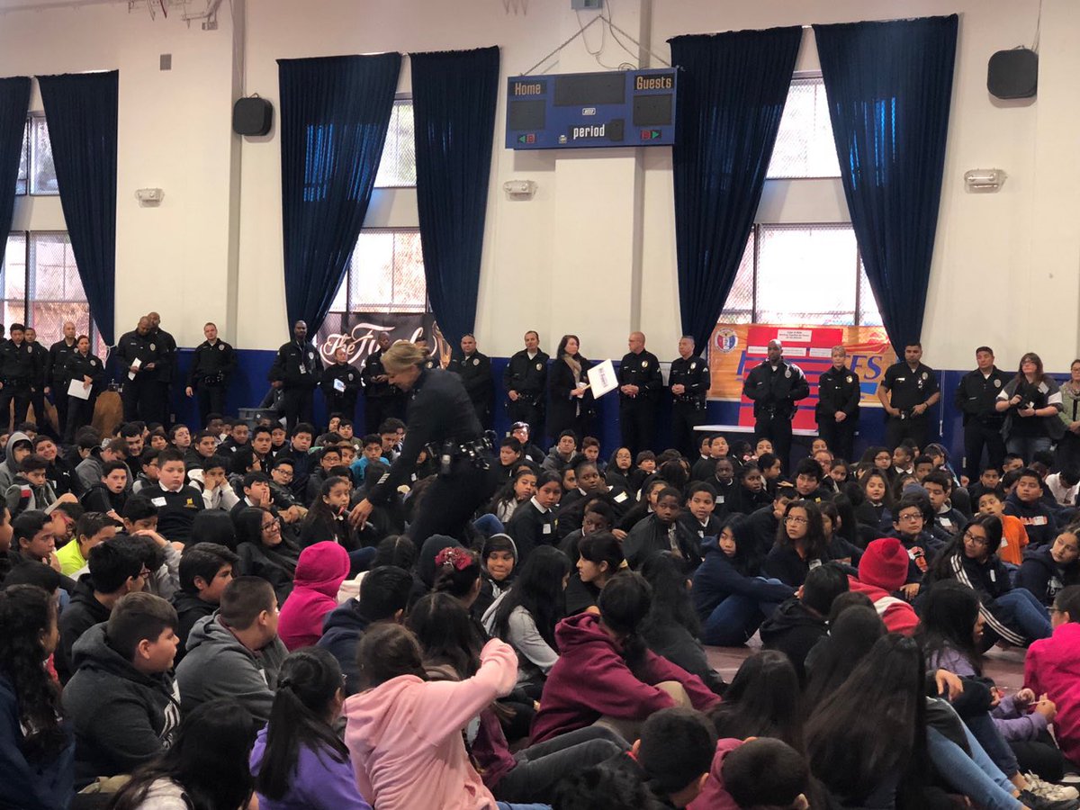 LAPDRuby's tweet photo. Thank you to @crfusa &amp; @LAPDOutreach for bringing together youth &amp; police officers to build understanding. It was an honor to be a part of an amazing event! #CopsAndKids #community #inspiring https://t.co/tLV08GPW9j