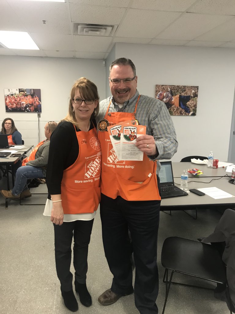 JanaVugteveen's tweet photo. Congratulations to @HDmorrissey and @RAshley89 for BEST ONLINE SAT LAST HALF!!! @LorelWoodard @bobsaniga @troyer_paige @Dave_Dawber 🙌🏼 https://t.co/9GcFIyAlzh