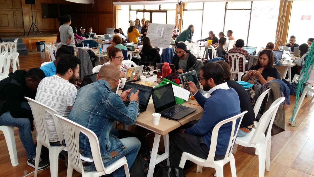 medialabMM's tweet photo. Fantásticos proyectos y ambiente de cooperación en #labicxpaz en Pasto @narinoinnova @InnovaCiudadana @gobnarino https://t.co/Rha0vXH3gv