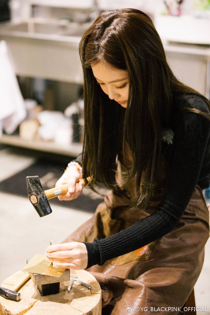 YG_BLACKPINK's tweet photo. #BLACKPINK

More on: https://t.co/gI9e0aa1lF https://t.co/LjlPcV7jH6