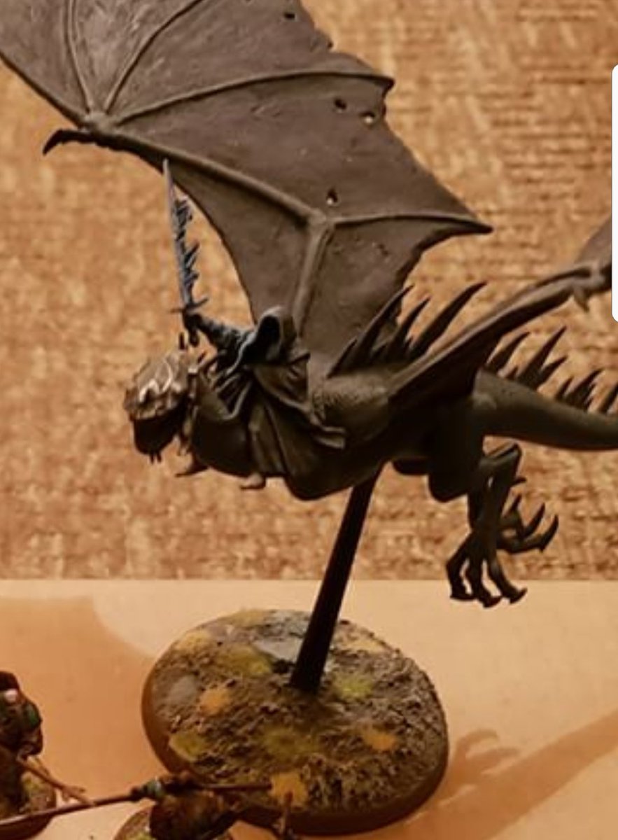 Dangermouse425's tweet photo. Please be on the look out for this Fell Beast! A friend has just had it stolen from a table in Warhammer World. If someone has picked it up by accident thinking it was theirs, please return it, no questions will be asked. #SBG #warmongers #LOTR https://t.co/tiOXCXGrvi