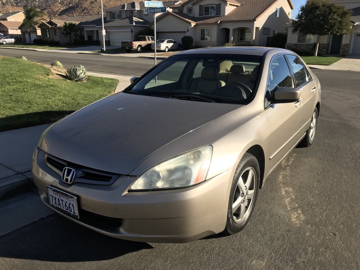 abbyluuuv's tweet photo. My car was stolen from right outside my house this morning, I have all my schoolwork and work clothes and a lot of important things to me in there if you see this car pls contact me or contact the police station ☹️#findmorris https://t.co/wtMpxQFSv9