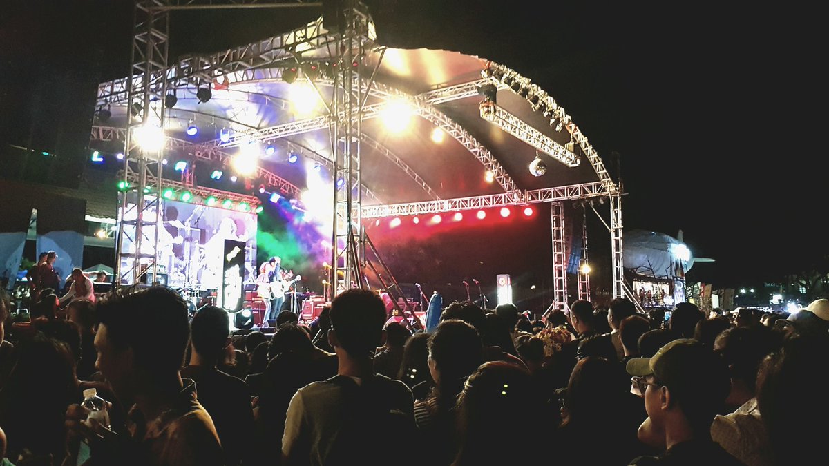 dlaknorr's tweet photo. #UPFairFLAMES https://t.co/Du6nVlGijc