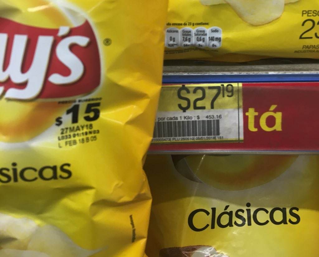 madorni's tweet photo. Coto, yo te conozco: precio sugerido, $15; precio de venta, $27,19. Se ve que no le gusta que le sugieran nada al amigo Alfredo. https://t.co/Knnt0a9UjQ