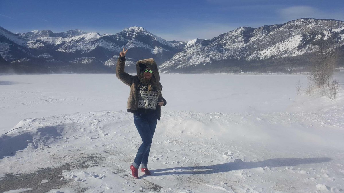 jacquichilds's tweet photo. @crownlandsmusic ✌ 
congrats so happy for you 
#FridayFeeling #MusicIsLife #Mountain #seerocklive https://t.co/fb0AlUbwOl