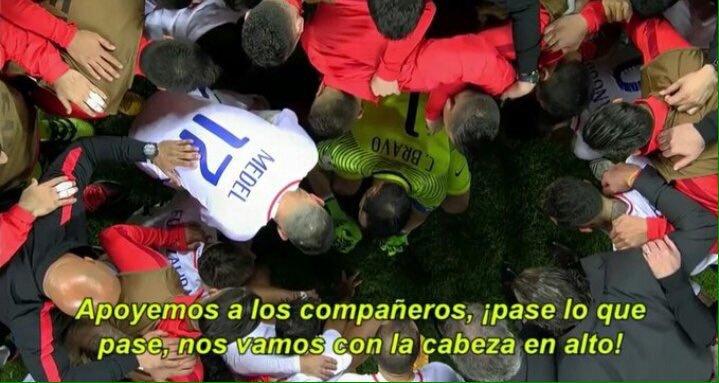 Hesitaetae's tweet photo. Ni ahí con el loco pero la party es la party, todos para uno y uno para todos conchetumare akdjsl nos vimoh en cana. 
#PartyChilensisFtViña2018 #PartyChilensisFtCarcel https://t.co/6pXT0gPcTh